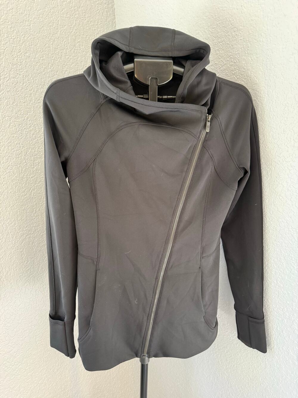 Lululemon Coast Hoodie Size 8